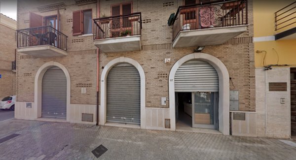 locale commerciale in vendita a San Severo