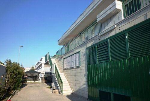 locale commerciale in vendita a San Severo