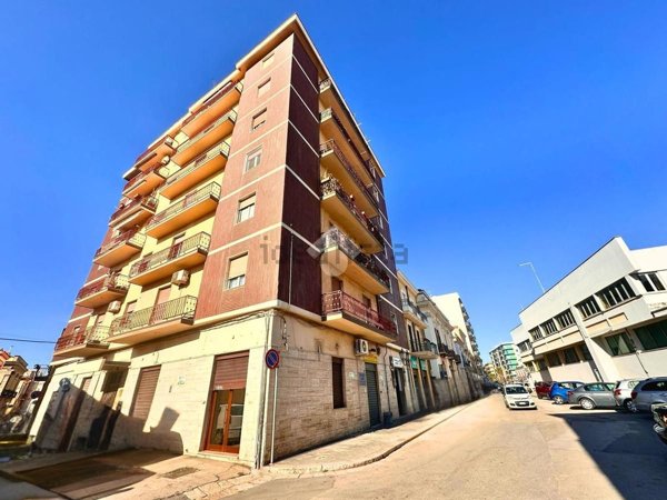 locale commerciale in vendita a San Severo