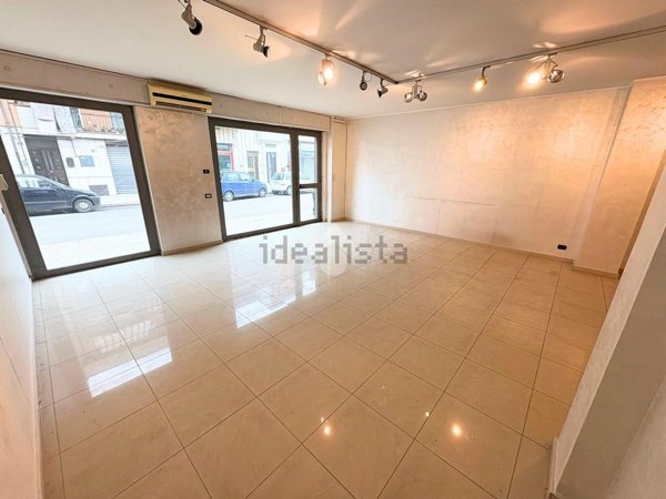 locale commerciale in vendita a San Severo