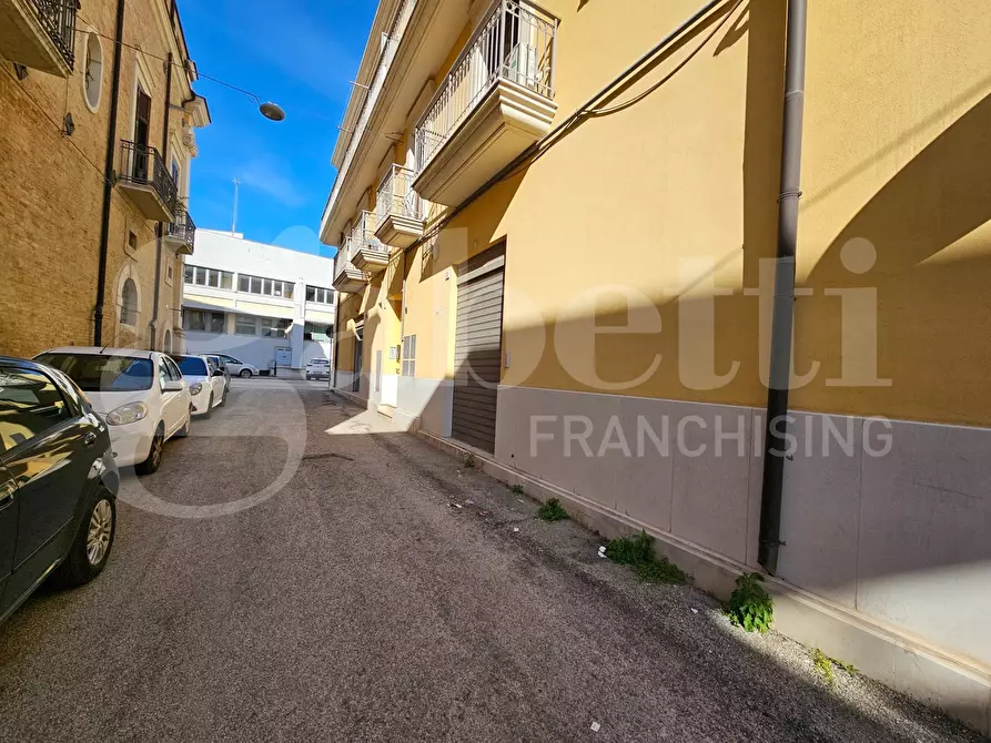 locale commerciale in vendita a San Severo