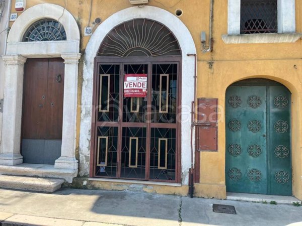 negozio in vendita a San Severo in zona Centro Storico
