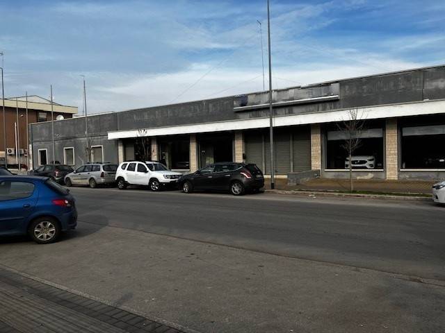 locale commerciale in vendita a San Severo
