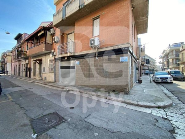 locale commerciale in vendita a San Severo