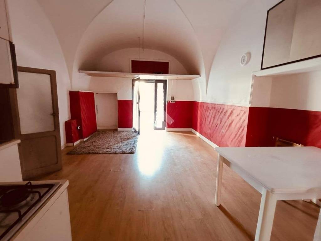 locale commerciale in vendita a San Severo