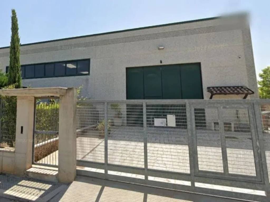 locale commerciale in vendita a San Severo