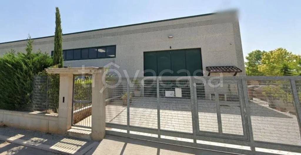 locale commerciale in vendita a San Severo