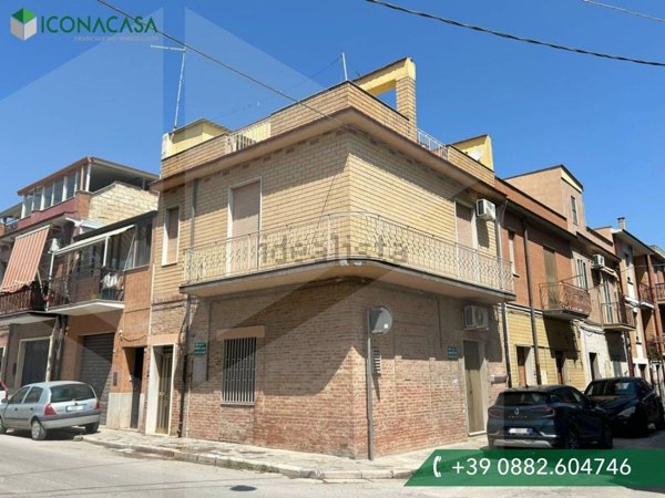 casa indipendente in vendita a San Severo