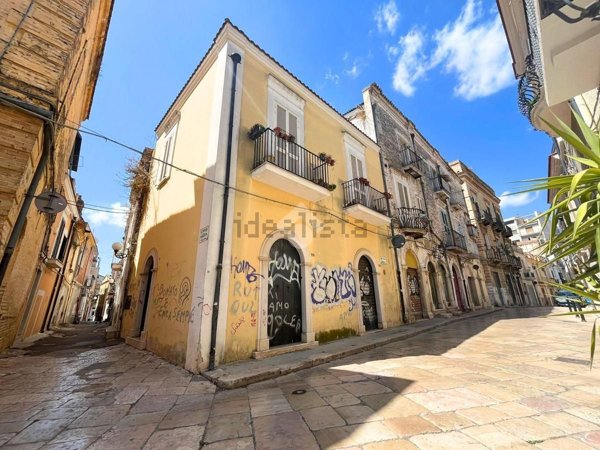 casa indipendente in vendita a San Severo in zona Centro Storico