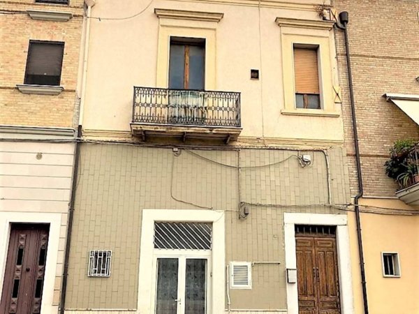casa indipendente in vendita a San Severo