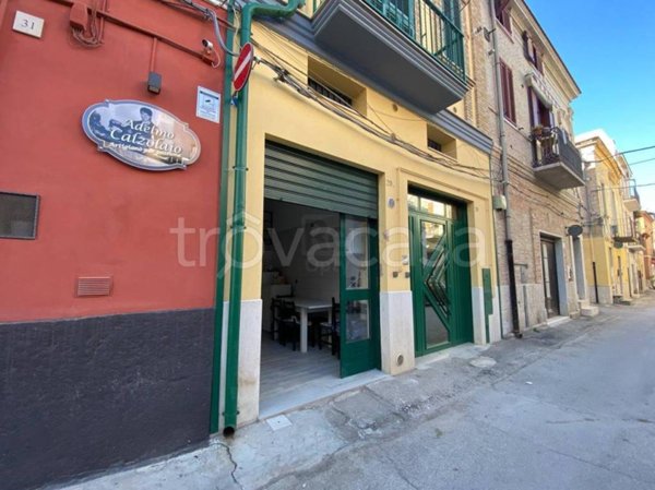 locale commerciale in vendita a San Severo