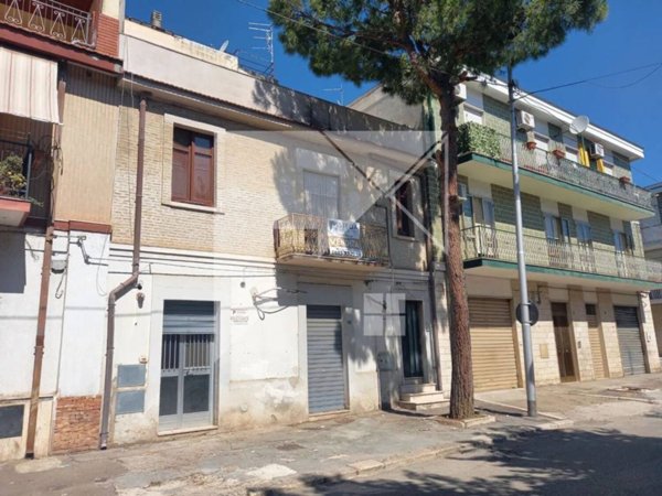 casa indipendente in vendita a San Severo