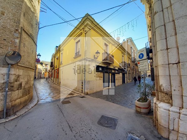 locale commerciale in vendita a San Severo in zona Centro Storico