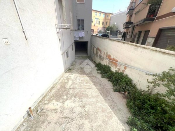 locale commerciale in vendita a San Severo