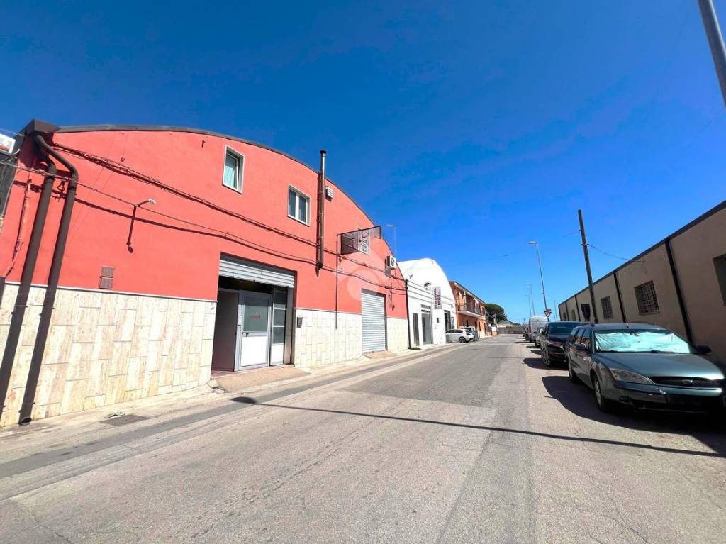 locale commerciale in vendita a San Severo