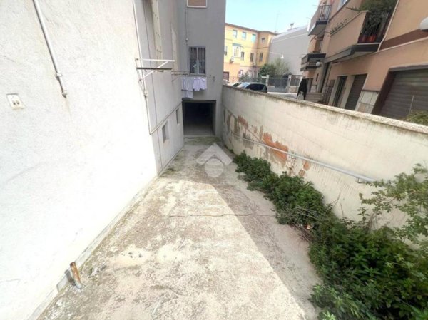 locale commerciale in vendita a San Severo