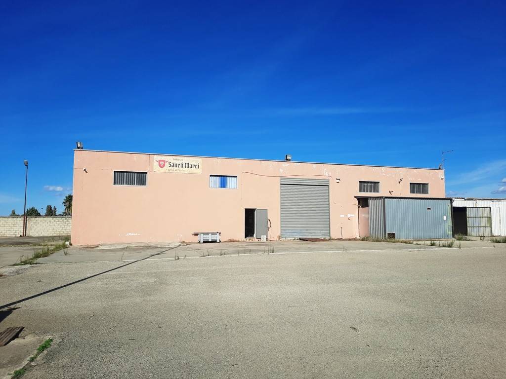 locale commerciale in vendita a San Severo