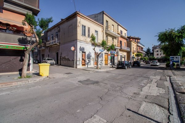 esavano in vendita a San Severo