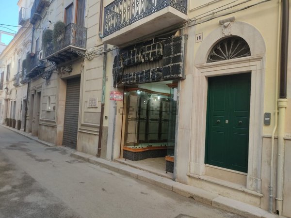 locale commerciale in vendita a San Severo in zona Centro Storico