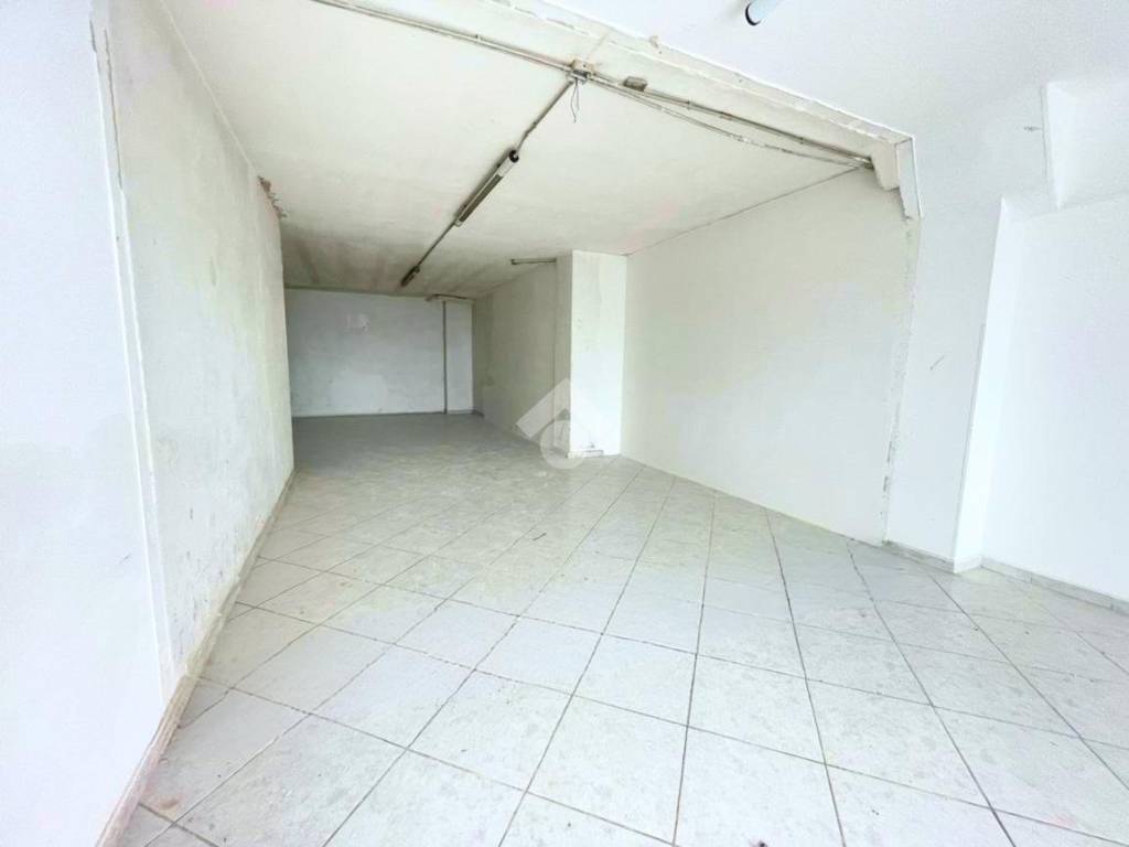 locale commerciale in vendita a San Severo