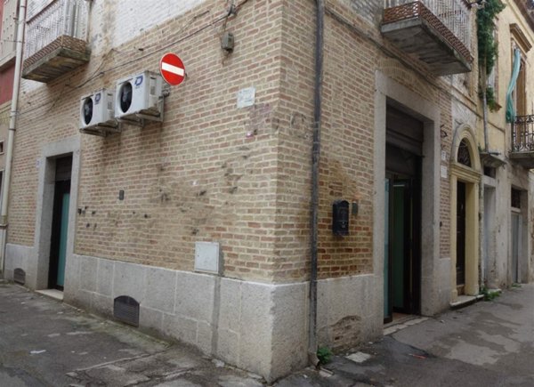 locale commerciale in vendita a San Severo in zona Centro Storico