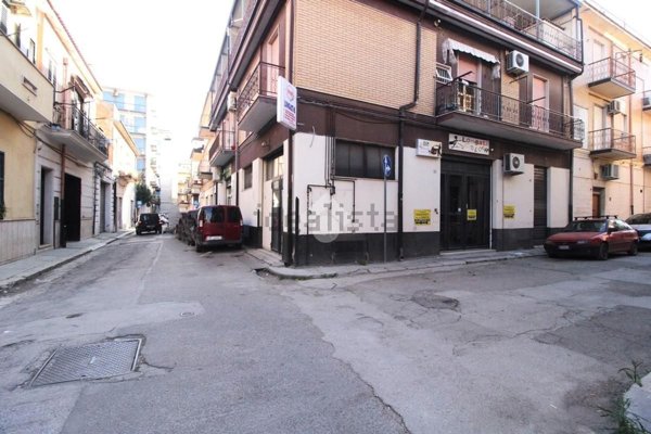 locale commerciale in vendita a San Severo