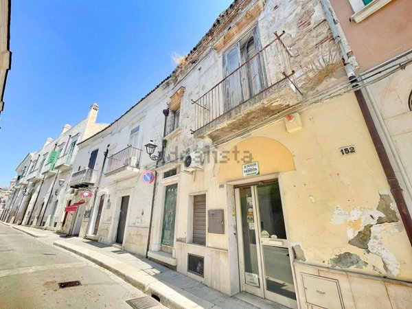 locale commerciale in vendita a San Severo