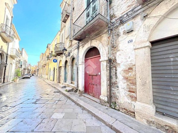 locale commerciale in vendita a San Severo