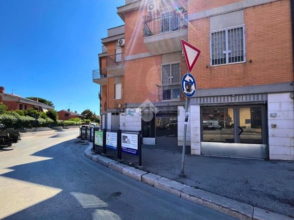 locale commerciale in vendita a San Severo