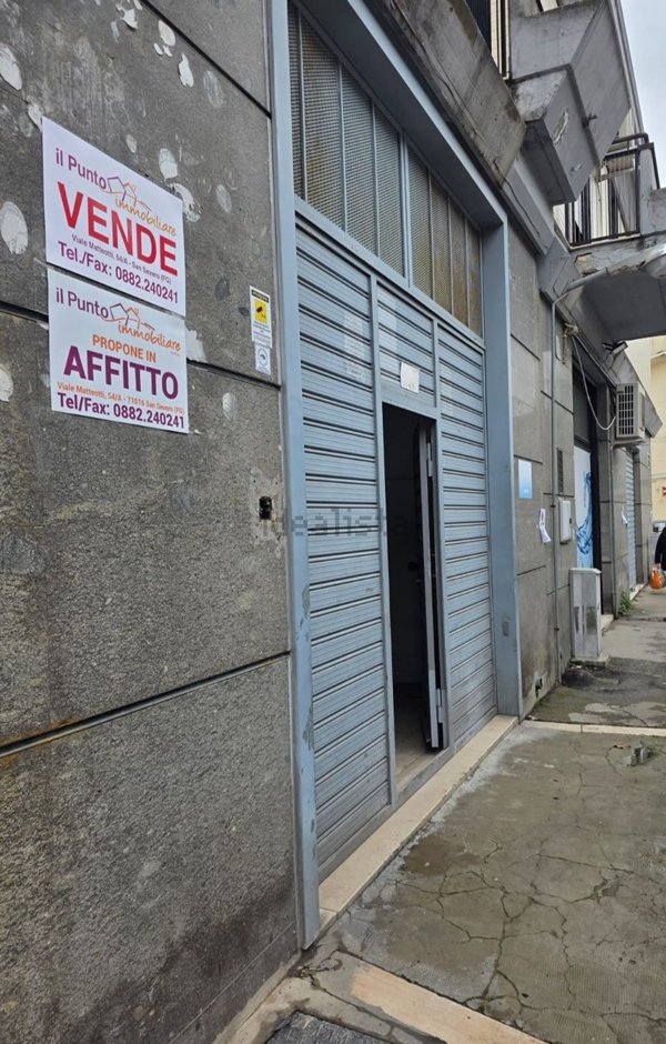 locale commerciale in vendita a San Severo