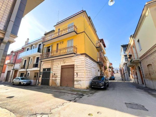 casa indipendente in vendita a San Severo