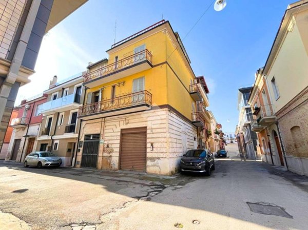 casa indipendente in vendita a San Severo