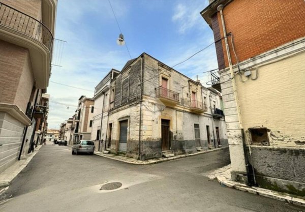 locale commerciale in vendita a San Severo