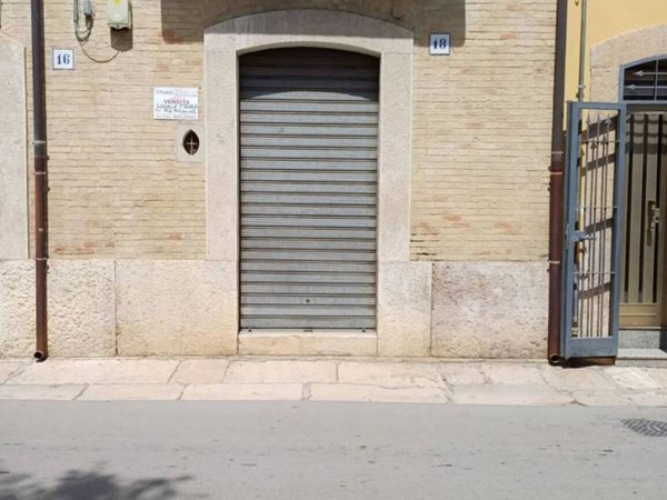 negozio in vendita a San Severo