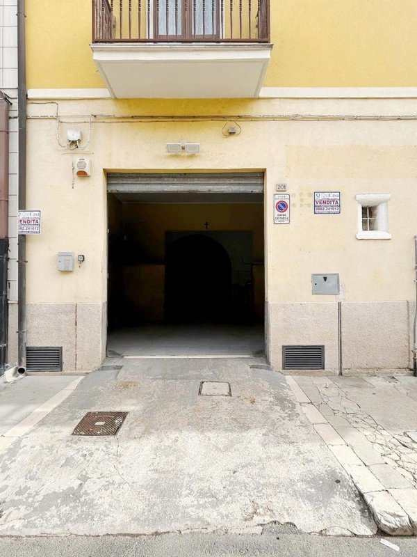 locale commerciale in vendita a San Severo