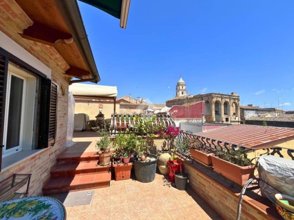 casa indipendente in vendita a San Severo in zona Centro Storico