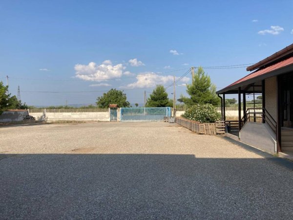 locale commerciale in vendita a San Severo