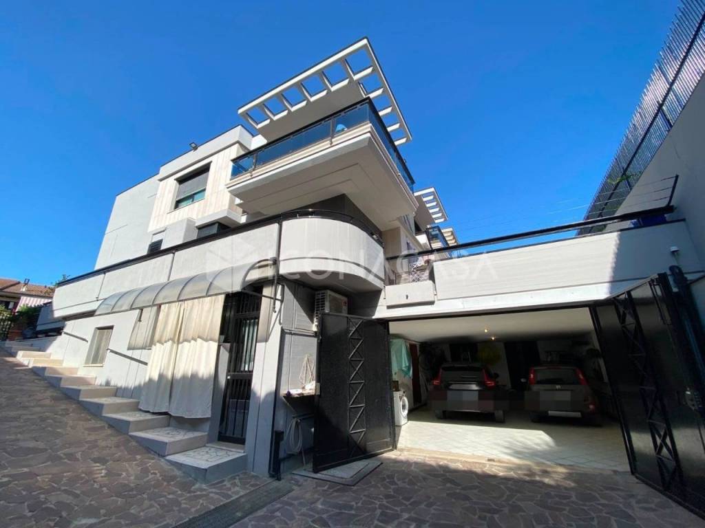 casa indipendente in vendita a San Severo