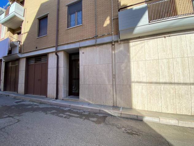 locale commerciale in vendita a San Severo