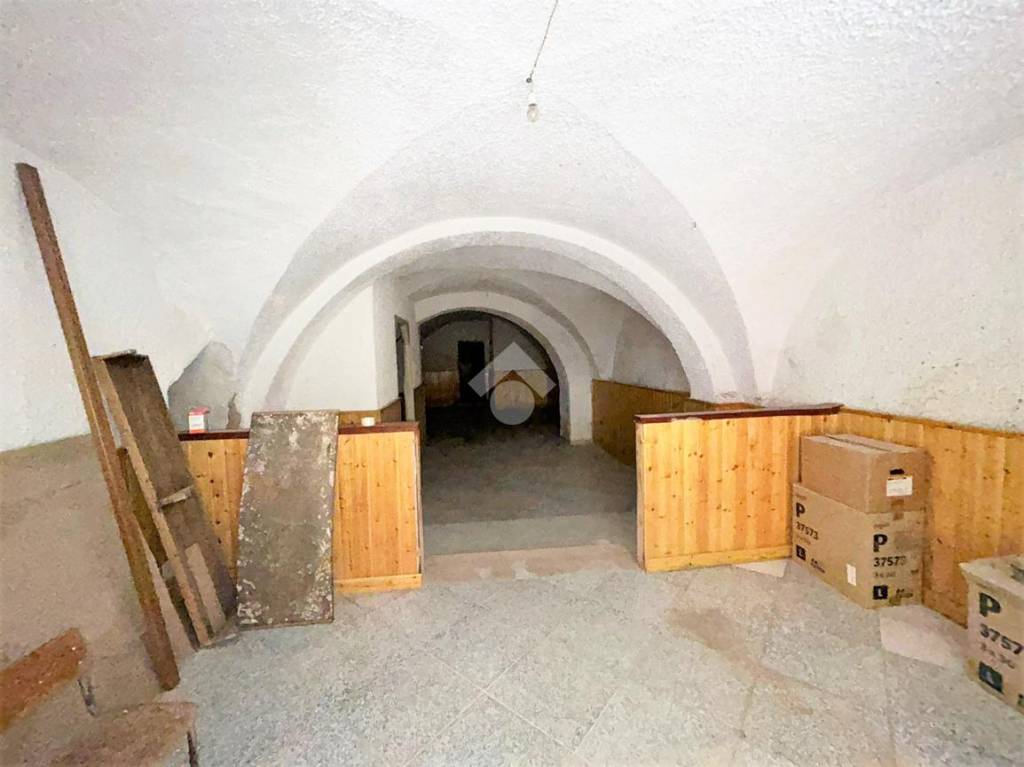locale commerciale in vendita a San Severo