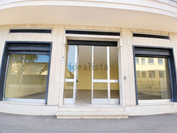 locale commerciale in vendita a San Severo