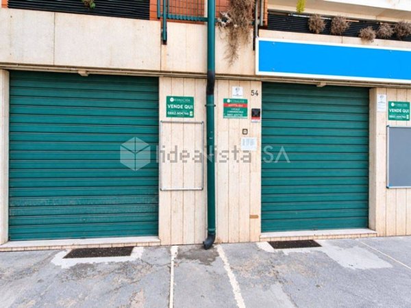 locale commerciale in vendita a San Severo