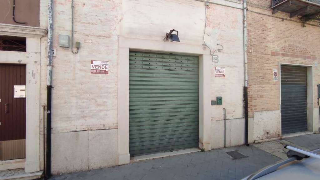 locale commerciale in vendita a San Severo in zona Centro Storico