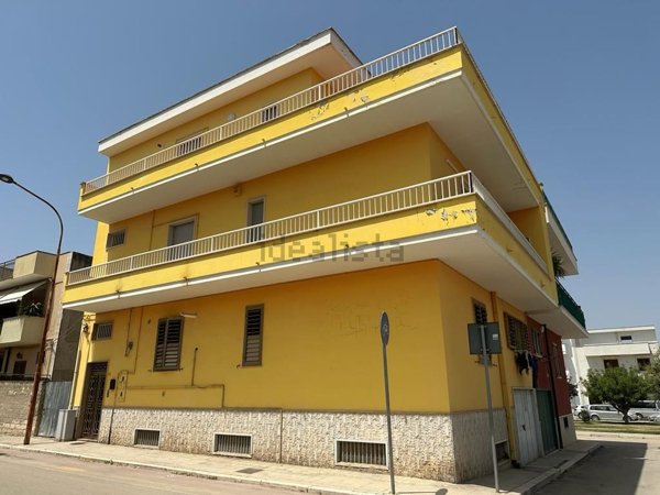 pentavano in vendita a Stornara
