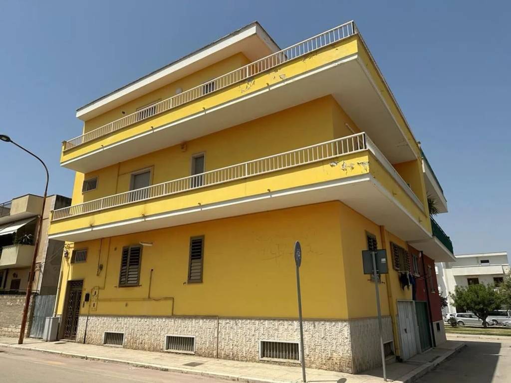 casa indipendente in vendita a Stornara