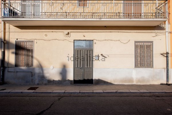 casa indipendente in vendita a Stornara