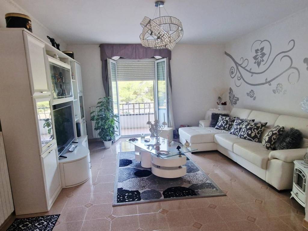 appartamento in vendita a Stornara