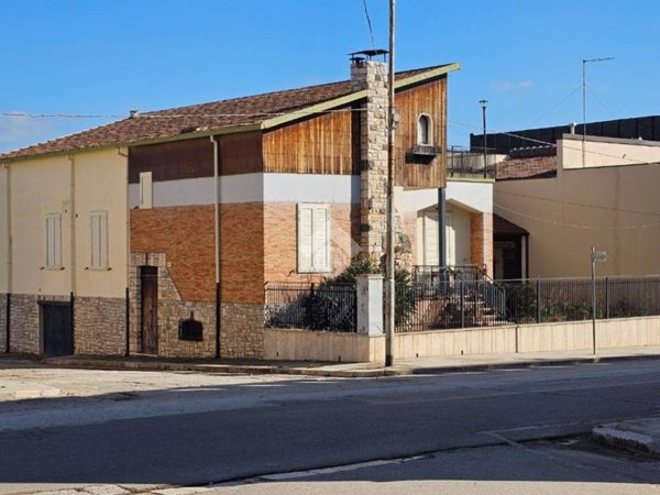 casa indipendente in vendita a Torremaggiore