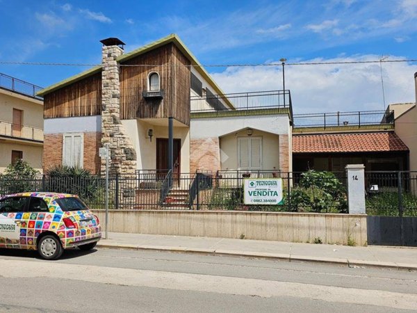 casa indipendente in vendita a Torremaggiore