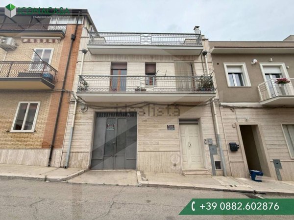 casa indipendente in vendita a Torremaggiore